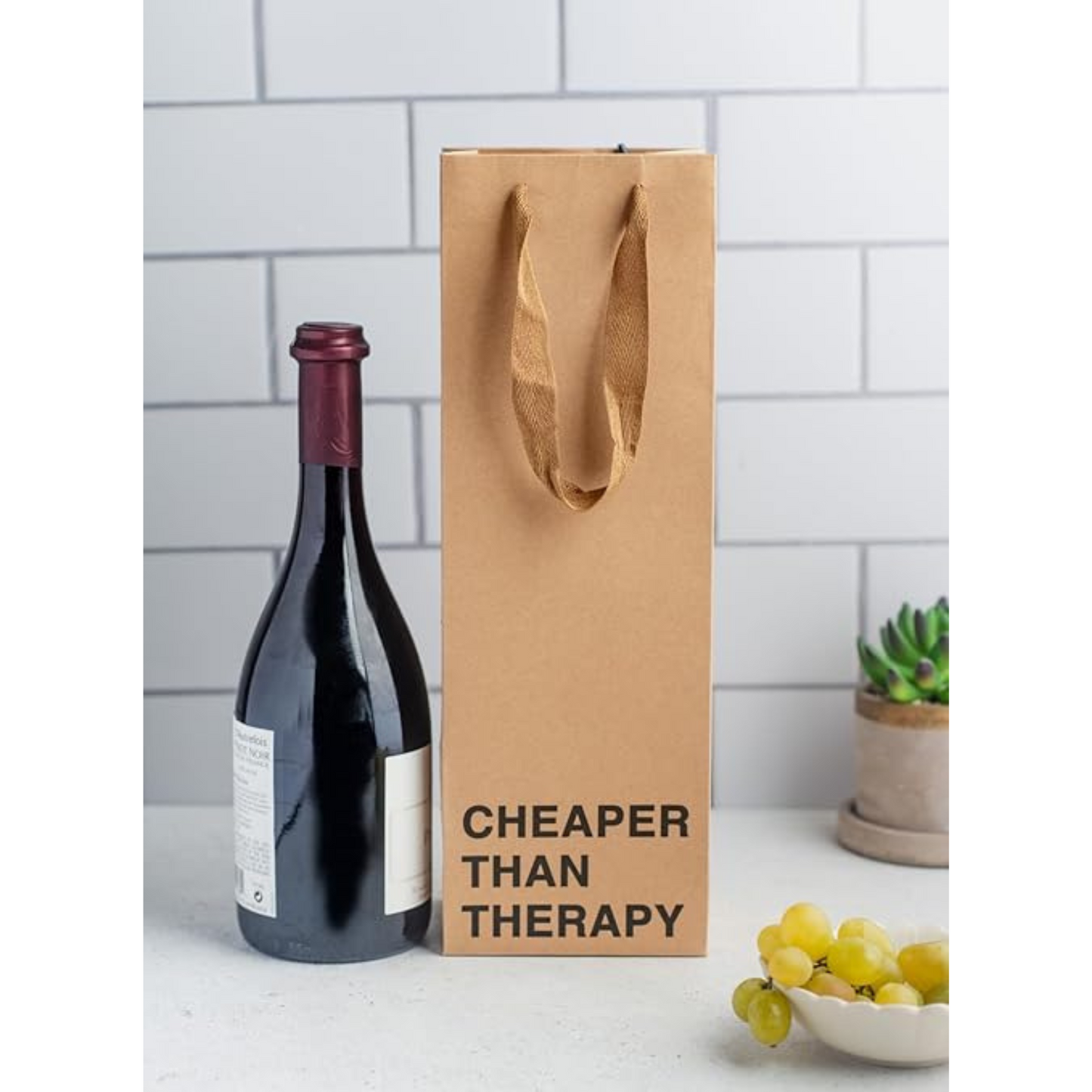 Wine gift bag set made of kraft paper, perfect for funny wine bags and gifting.