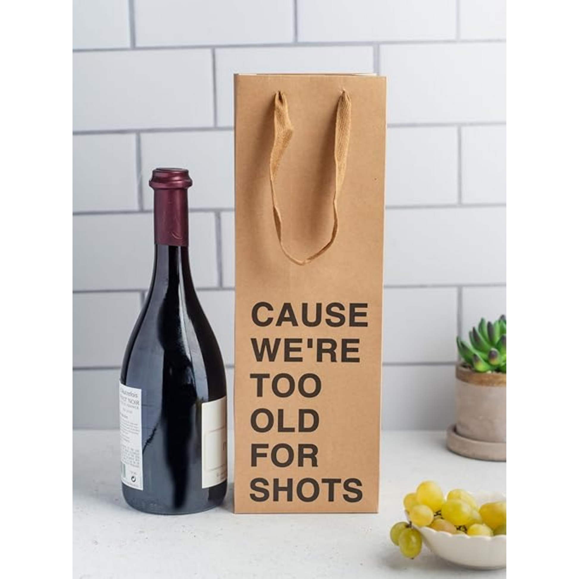 Wine gift bag set made of kraft paper, perfect for funny wine bags and gifting.